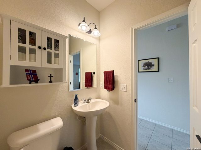 27331 Hapgood, San Antonio, TX 78260