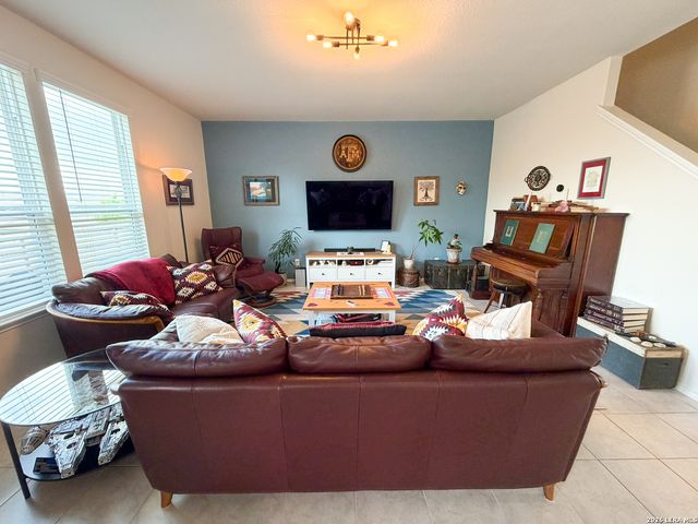 27331 Hapgood, San Antonio, TX 78260