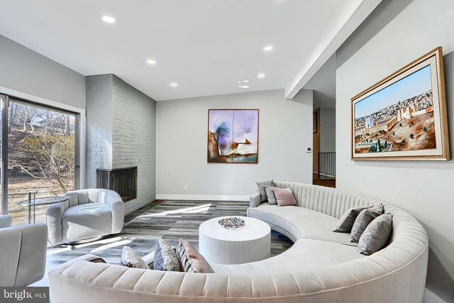 3207 MIDFIELD RD, Pikesville, MD 21208