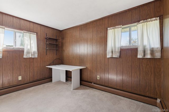 107 Ball Park Lane, Hicksville, NY 11801