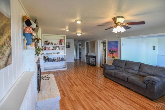 453 E Hahns Peak Ave, Pueblo West, CO 81007