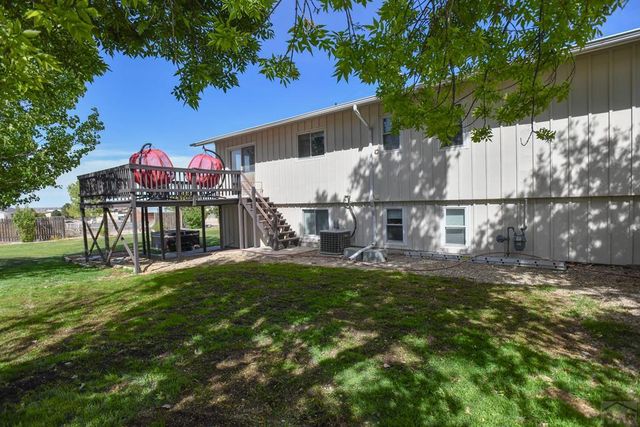 453 E Hahns Peak Ave, Pueblo West, CO 81007