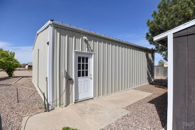 453 E Hahns Peak Ave, Pueblo West, CO 81007