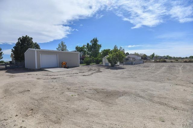 453 E Hahns Peak Ave, Pueblo West, CO 81007