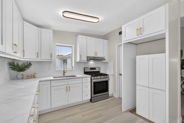 1933 Violet Avenue, West Palm Beach, FL 33415