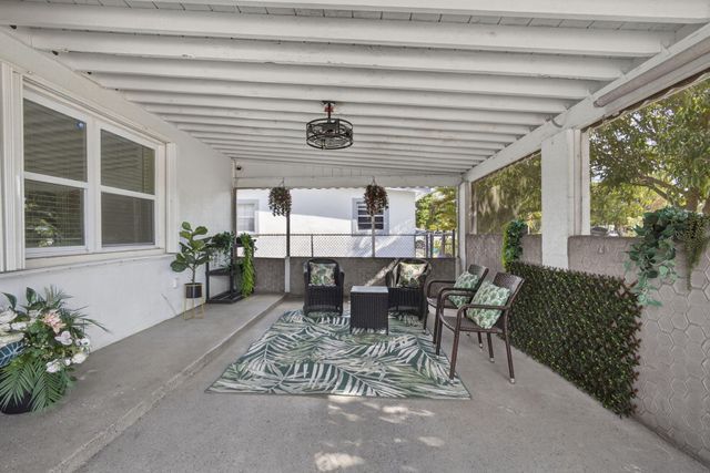 1933 Violet Avenue, West Palm Beach, FL 33415