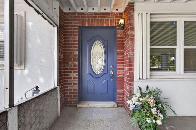 1933 Violet Avenue, West Palm Beach, FL 33415