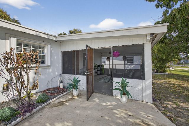 1933 Violet Avenue, West Palm Beach, FL 33415