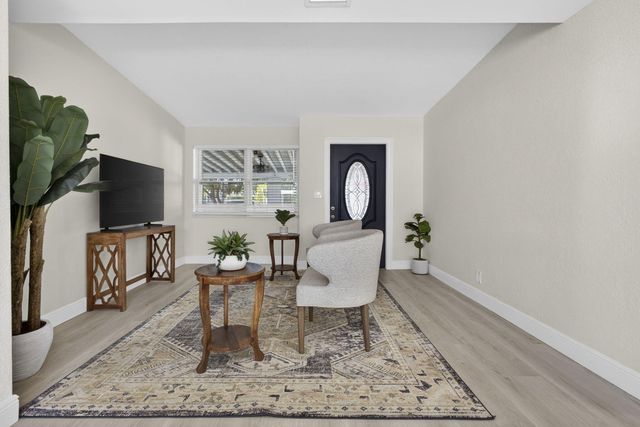 1933 Violet Avenue, West Palm Beach, FL 33415