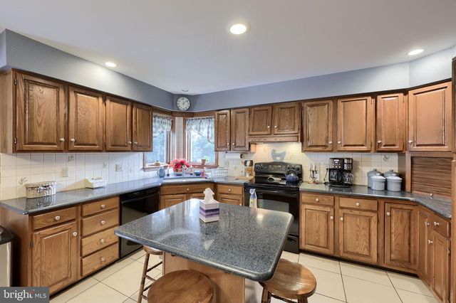 260 S HOMESTEAD DR, Landisville, PA 17538