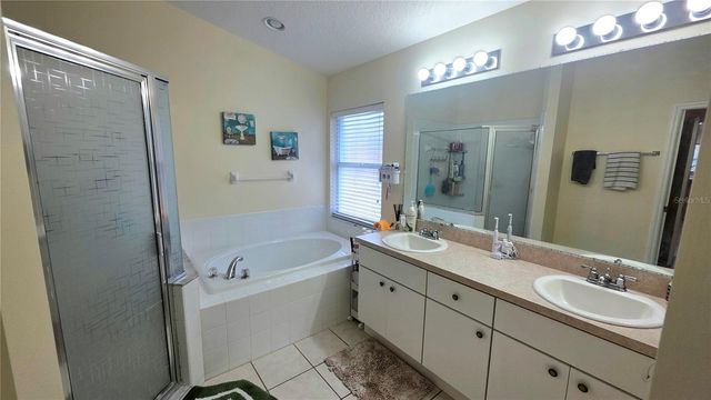 9708 WHITE BARN WAY, Riverview, FL 33569