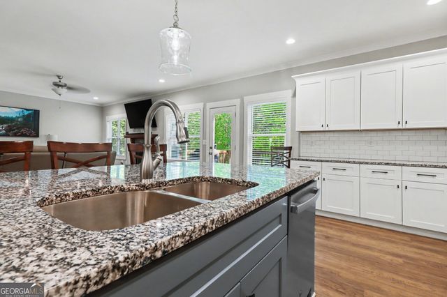 2 Village Ridge, Jasper, GA 30143