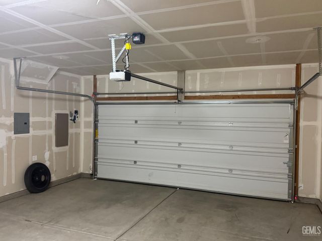 9803 Crystal Falls Lane, Shafter, CA 93263