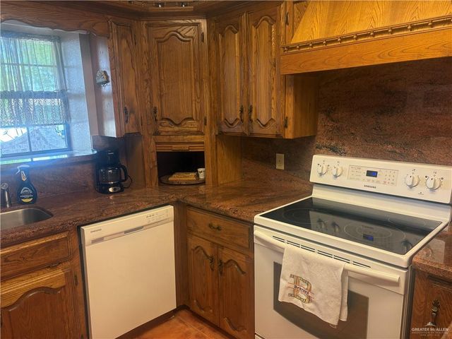 426 Belinda Drive, Alamo, TX 78516