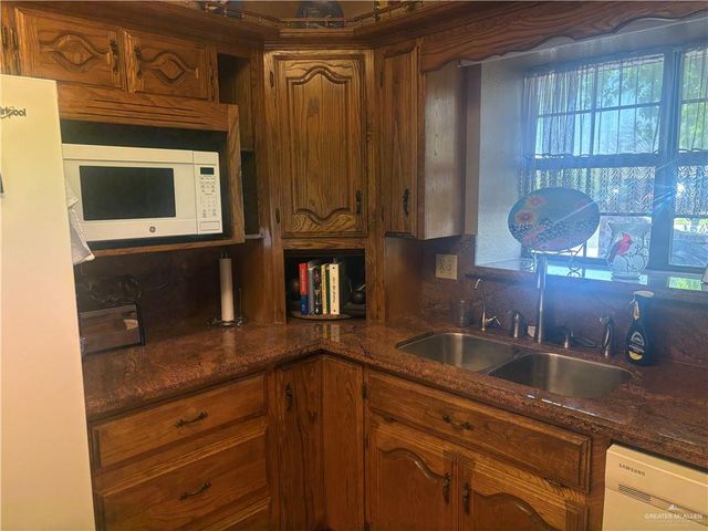 426 Belinda Drive, Alamo, TX 78516