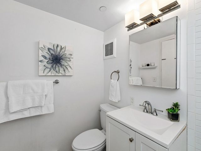 12 Stoneholm St 313, Boston, MA 02115