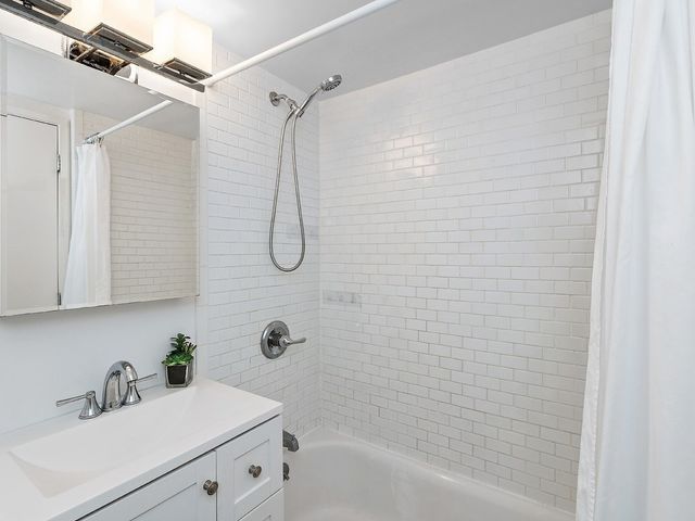 12 Stoneholm St 313, Boston, MA 02115