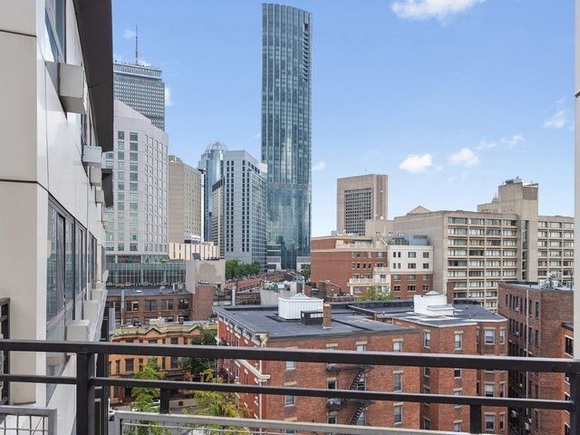 12 Stoneholm St 313, Boston, MA 02115
