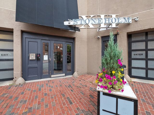 12 Stoneholm St 313, Boston, MA 02115