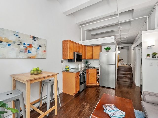 12 Stoneholm St 313, Boston, MA 02115