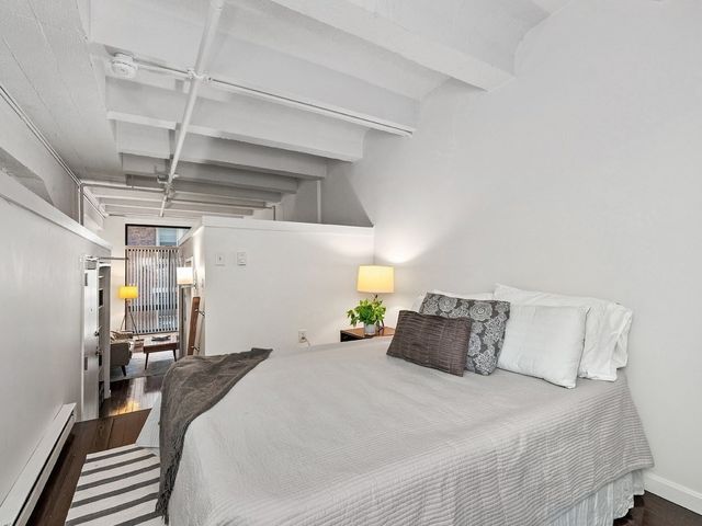12 Stoneholm St 313, Boston, MA 02115