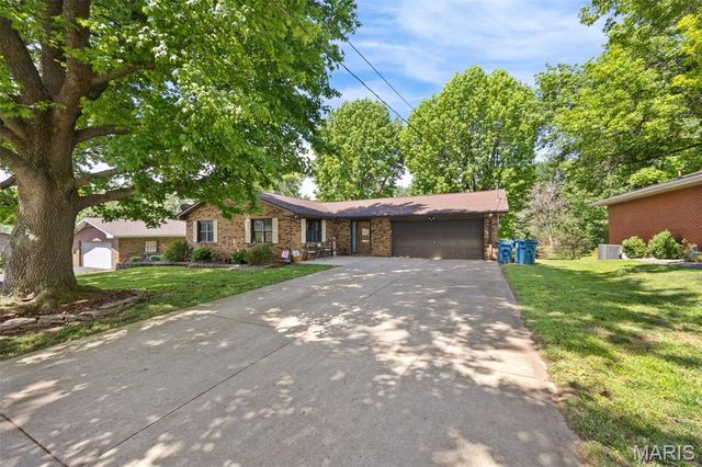 2103 Golfview Drive, Collinsville, IL 62234