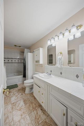 2103 Golfview Drive, Collinsville, IL 62234