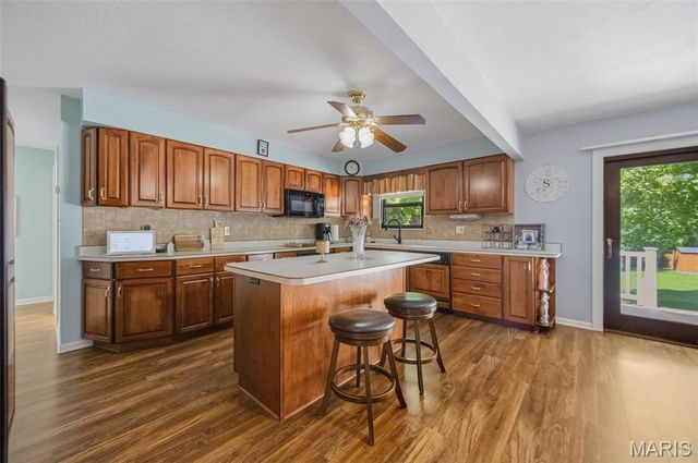 2103 Golfview Drive, Collinsville, IL 62234