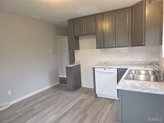 3937 SHIRLEY AVENUE, St Louis, MO 63121