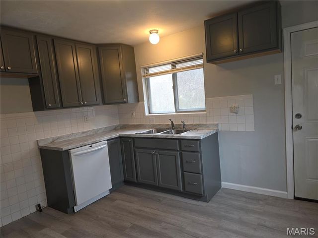 3937 SHIRLEY AVENUE, St Louis, MO 63121