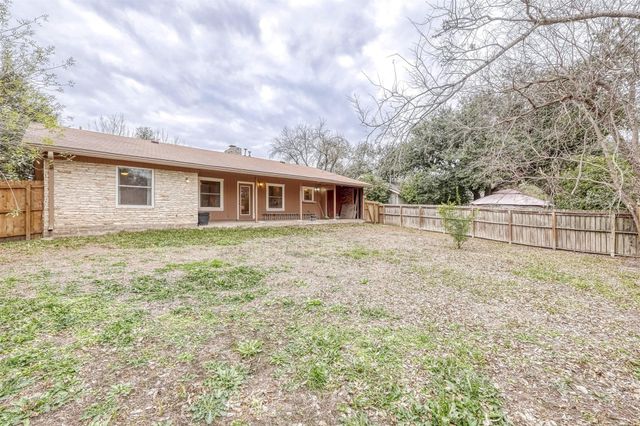 2114 Bel Air DR, Taylor, TX 76574