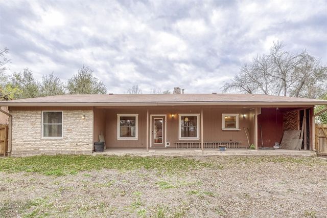 2114 Bel Air DR, Taylor, TX 76574