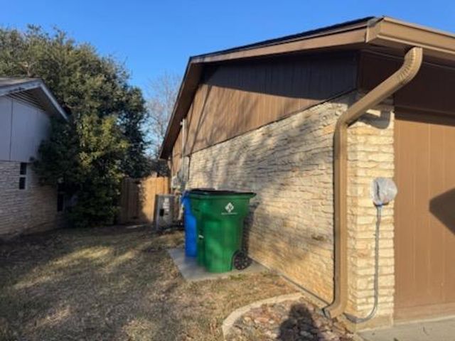 2114 Bel Air DR, Taylor, TX 76574