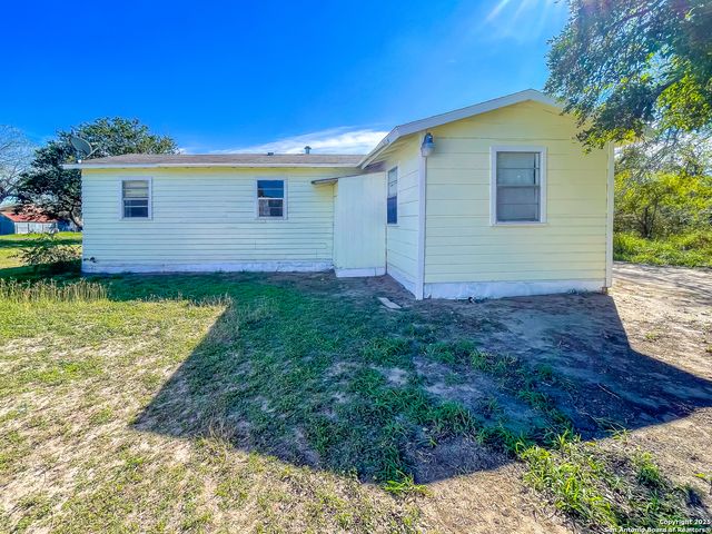 506 W Inez, Beeville, TX 78102