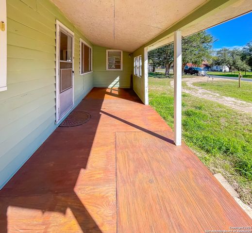 506 W Inez, Beeville, TX 78102