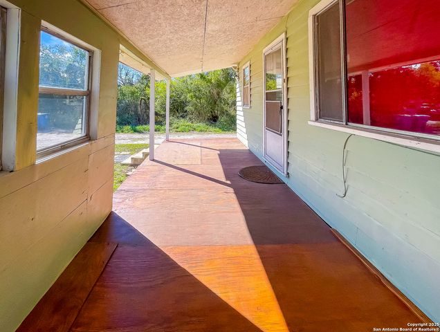 506 W Inez, Beeville, TX 78102