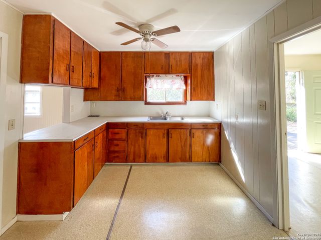 506 W Inez, Beeville, TX 78102