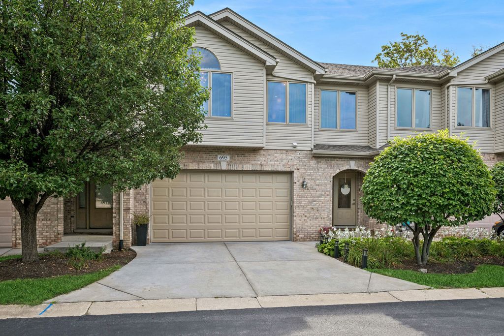 695 E Nerge Road, Roselle, IL 60172