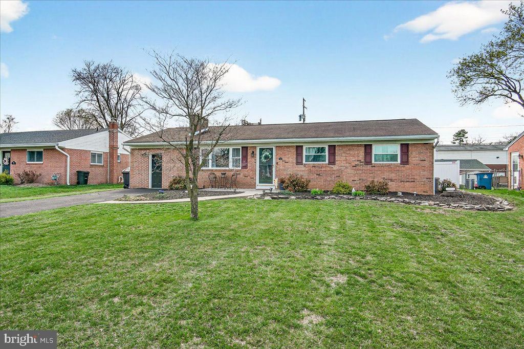 106 HARVARD RD, Hagerstown, MD 21742