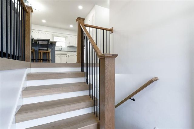 9118 Robinson Street, Overland Park, KS 66212