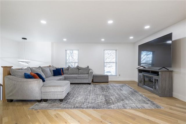 9118 Robinson Street, Overland Park, KS 66212