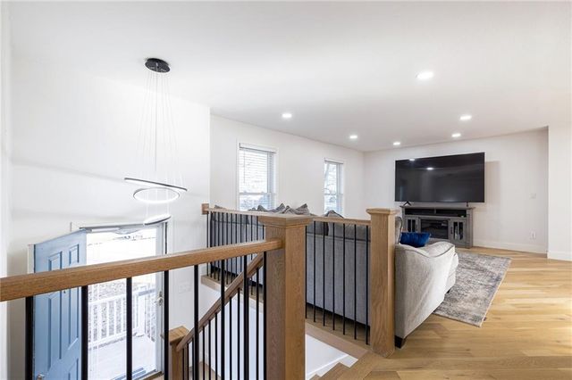 9118 Robinson Street, Overland Park, KS 66212