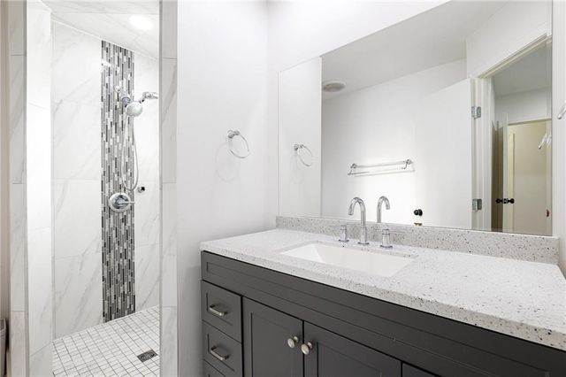 9118 Robinson Street, Overland Park, KS 66212