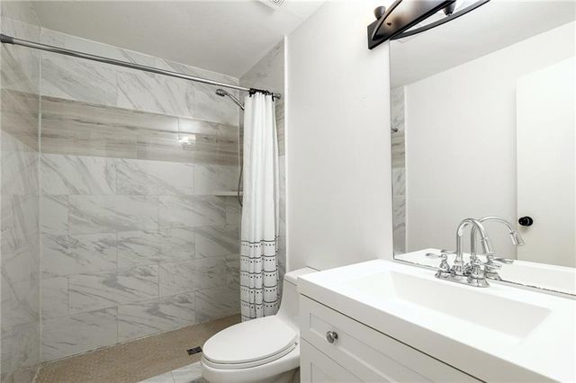 9118 Robinson Street, Overland Park, KS 66212