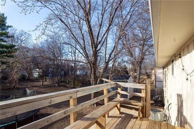 9118 Robinson Street, Overland Park, KS 66212