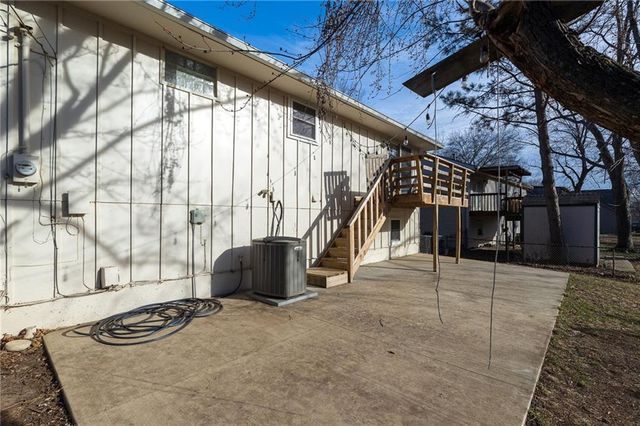 9118 Robinson Street, Overland Park, KS 66212