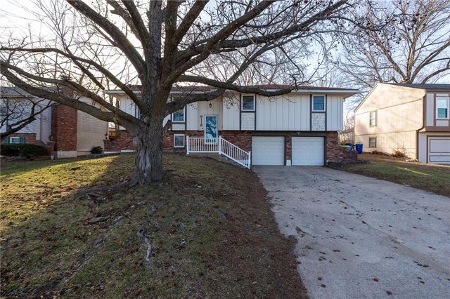 9118 Robinson Street, Overland Park, KS 66212