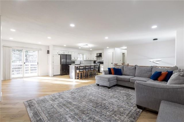 9118 Robinson Street, Overland Park, KS 66212