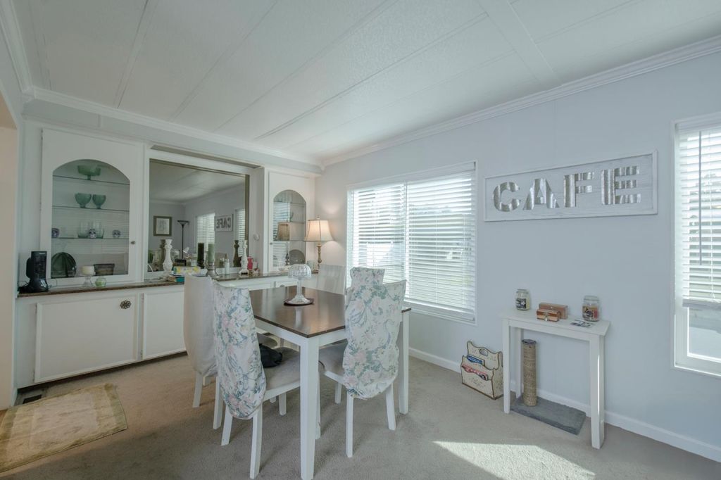 Image 11 of property listing at 2706 W Ashlan Avenue # 48, Fresno, CA 93705