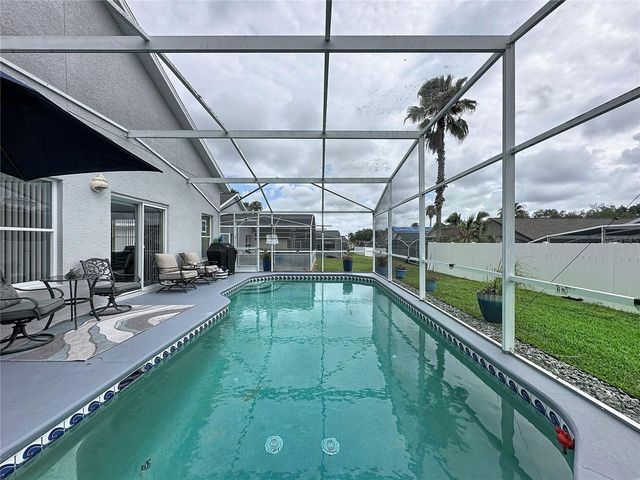 208 CASTLEMAIN CIRCLE, Davenport, FL 33897